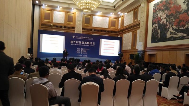 在选择学校时，您可以关注以下几点：